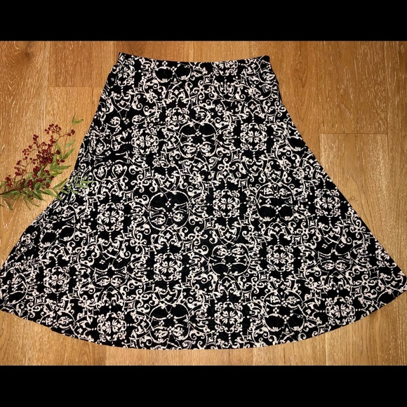 Dresses & Skirts - JM Collection Black & Cream A-Line Skirt
